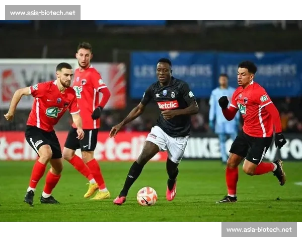 深度解析当前足球赛季热点球队表现与战术演变趋势